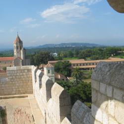 Le monastère à proximité du Fort